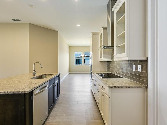 4th image of 15055 Venosa Cir