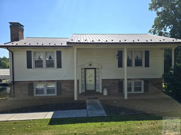 1069 College Dr, Martinsville, VA 24112