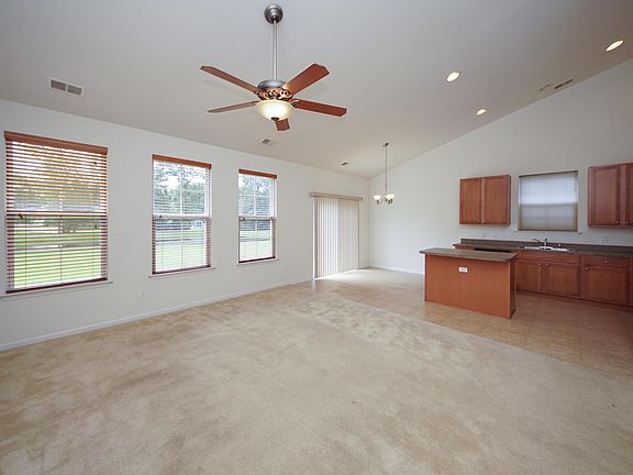 5th image of 8023 Hyannis Ct