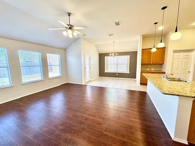 4411 Blackberry Rd — Photo 28