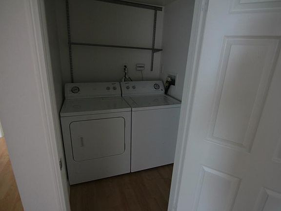 4th image of 939 Palm Ave #204A