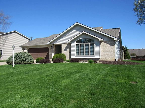 2nd image of 1709 E Ravenwood Ln