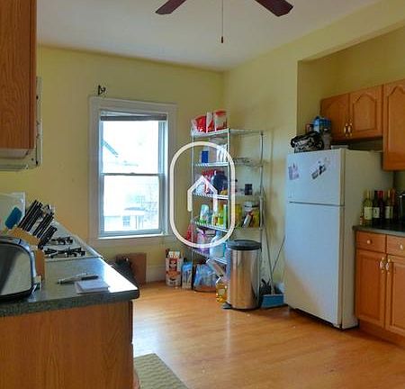 5th image of 12 Oakland St #2