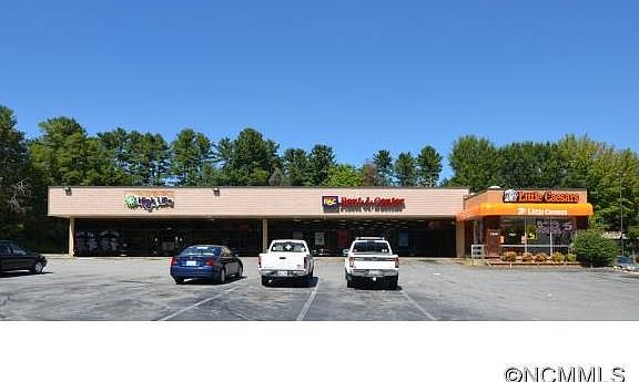 2nd image of 1065 Patton Ave