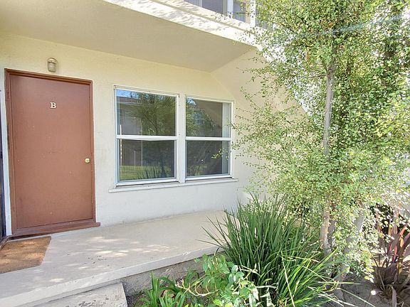 4th image of 4063 Wade St #1A