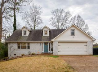 314 Robinhood Dr, Florence, AL 35633