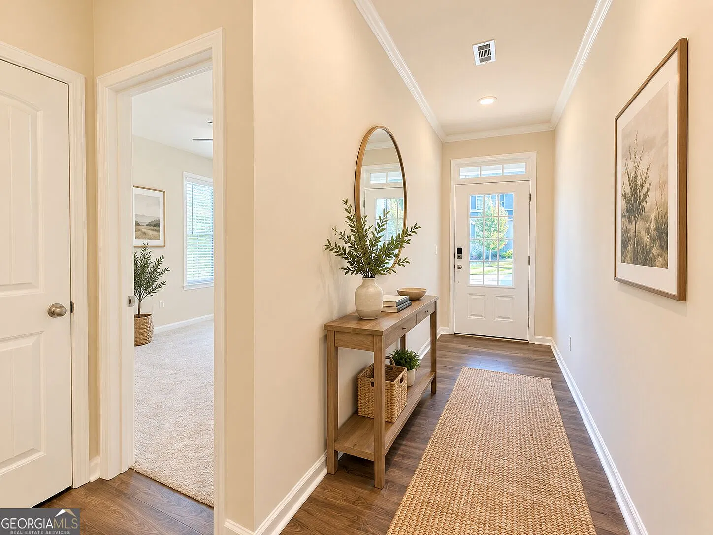 5 bed, 3.0 bath, 2856 sqft, $2,500 — Photo 2