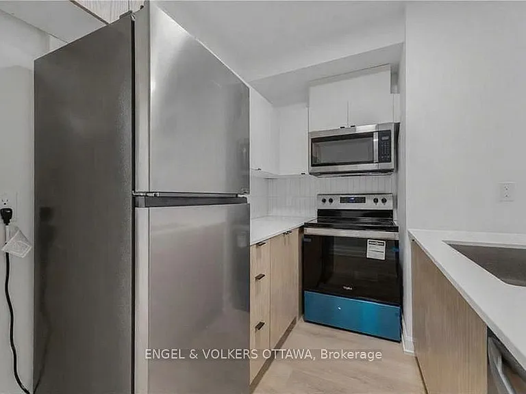 6 B Monk St #1 — Photo 9