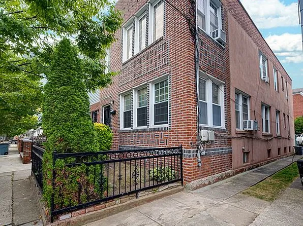 1576 E 96th St, Brooklyn, NY 11236