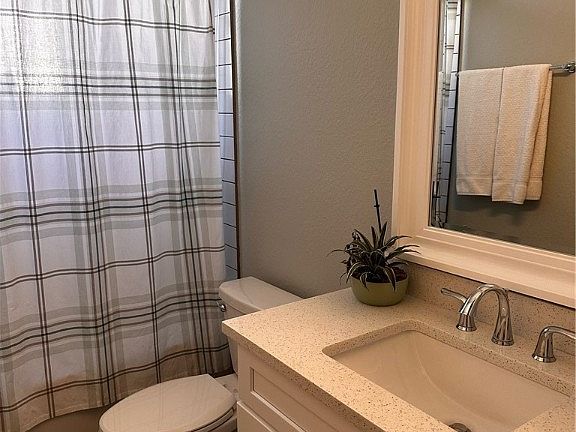 4th image of 3041 Royal Oaks Ct