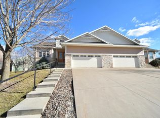 1452 Dorothea Dr, Zumbrota, MN 55992