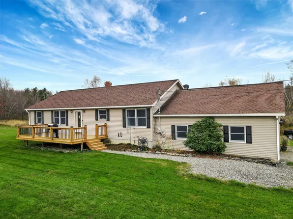 20 Papas Way, Sidney, ME 04330