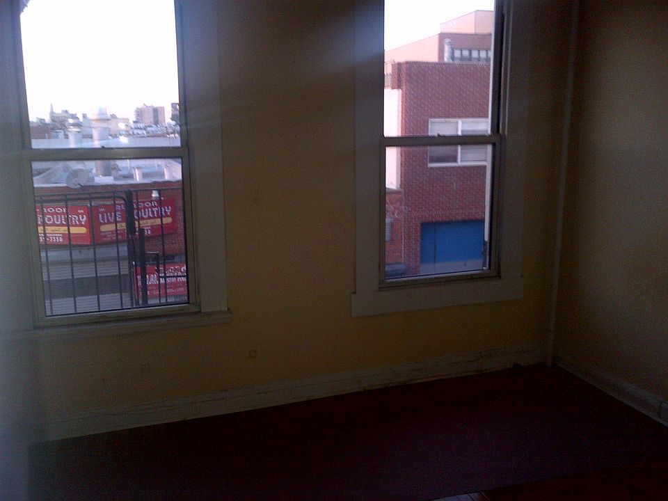 2nd image of 150 21st St APT 2A