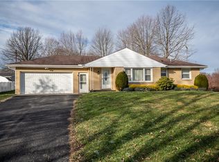 855 Robertson Rd, Hermitage, PA 16148