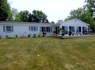 15657 View Dr, Spring Lake, MI 49456