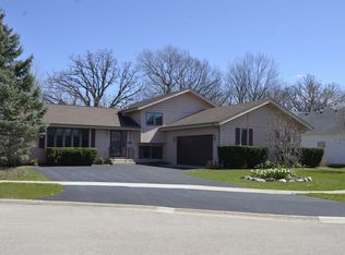 307 Blue Spruce Ct, Lake Villa, IL 60046