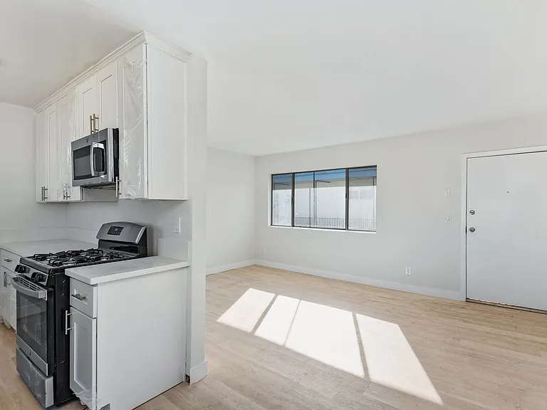1408 S Saint Andrews Pl — Photo 27
