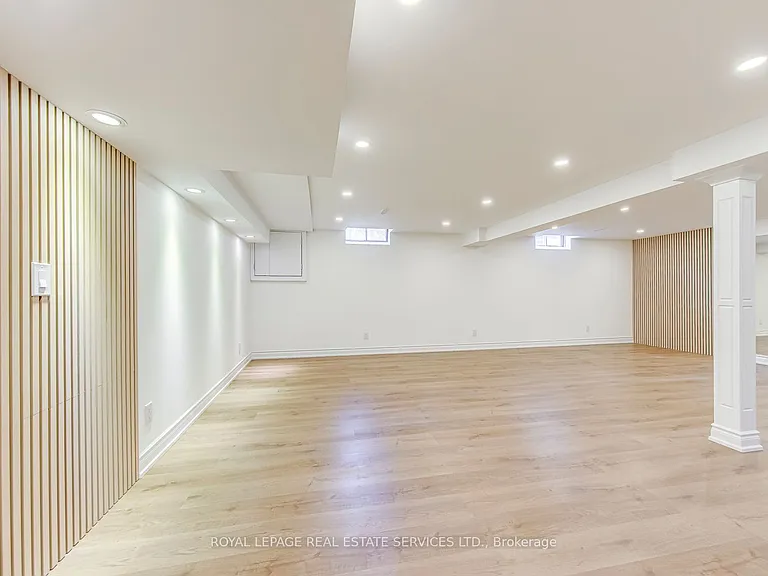 1463 Albion Ave — Photo 39