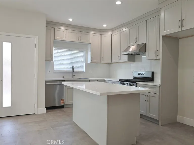 8171 Orangewood Ave — Photo 3