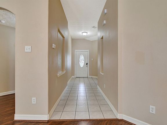 5th image of 19017 Hammer Ln