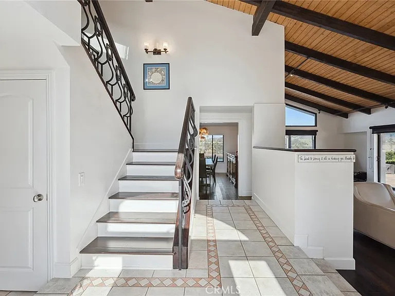4372 Park Vicente — Photo 3