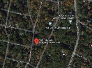 108 E Lakeside Dr, Highland Lakes, NJ 07422