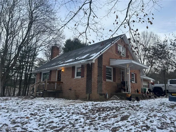 4784 Waynesburg Dr SE, Canton, OH 44707