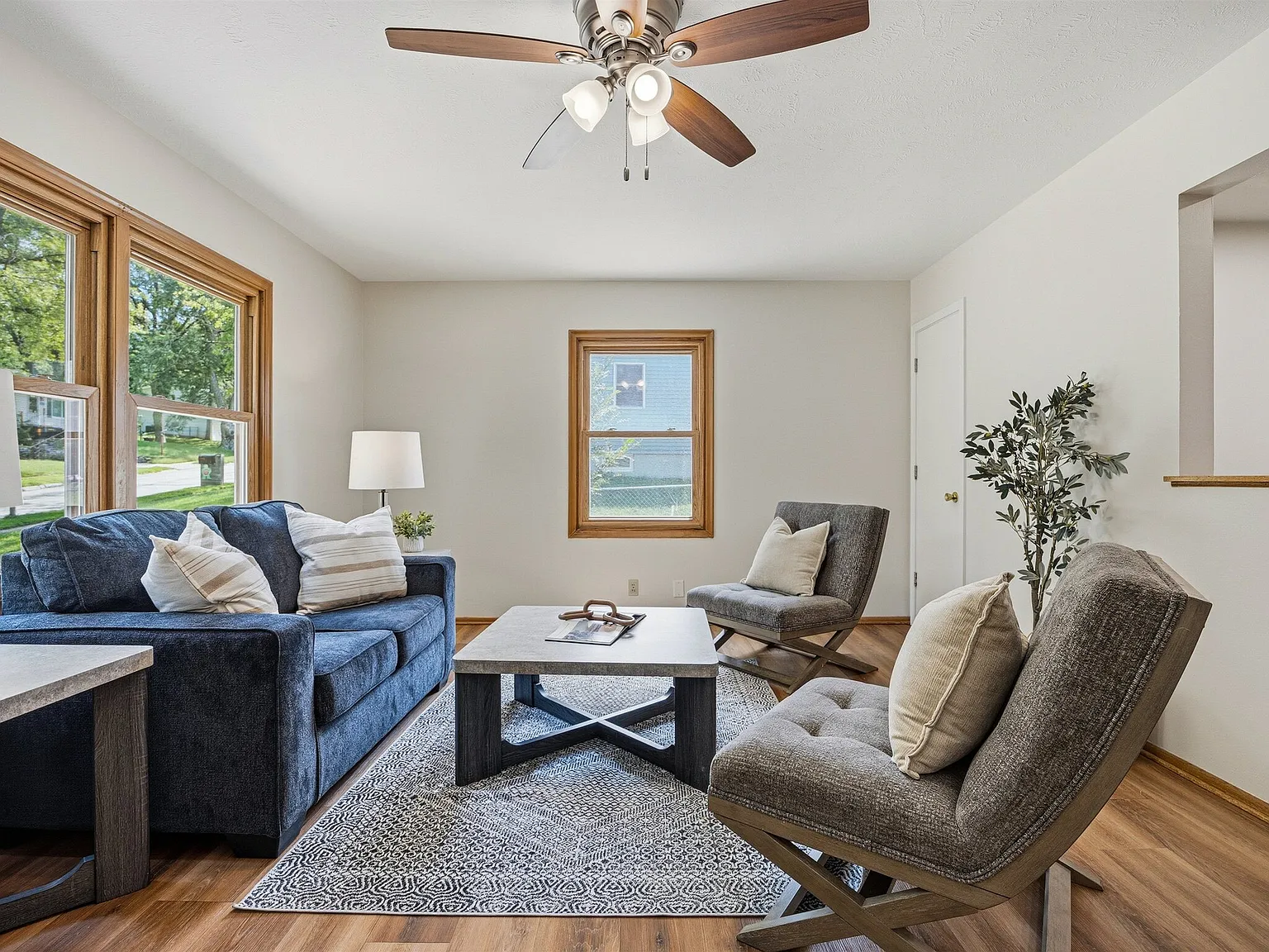 4 bed, 1872 sqft, $2,000 — Photo 3