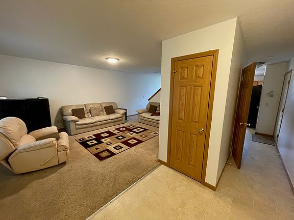 4th image of 6984 Abbeyfield Dr