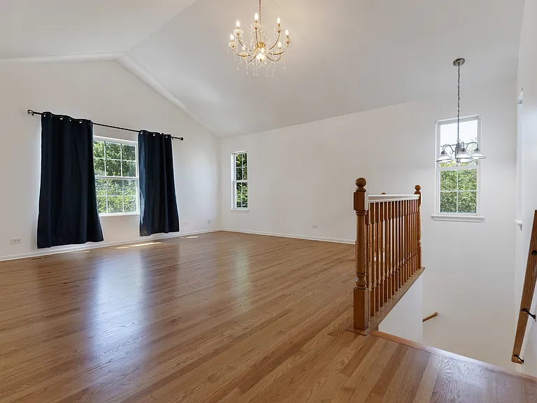 1113 Orleans Dr — Photo 3