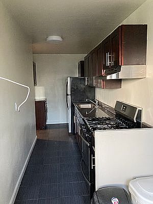 4th image of 77 Sullivan Pl APT 5C