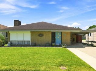 38 Willow Dr, Gretna, LA 70053