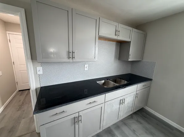 3278 W 117th St #Up, Cleveland, OH 44111