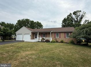 304 W Walnut Tree Dr, Blandon, PA 19510