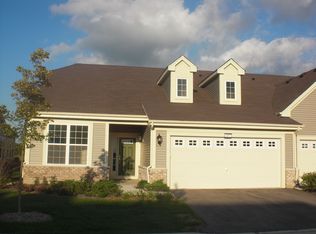 1677 Francis Dr, Hampshire, IL 60140