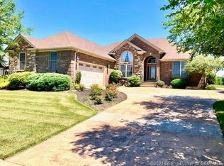 1838 Hazeltine Way, Henryville, IN 47126
