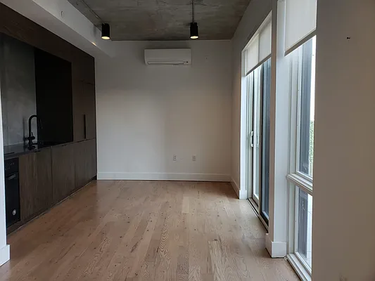 Rented by Lodger Corp | media 29