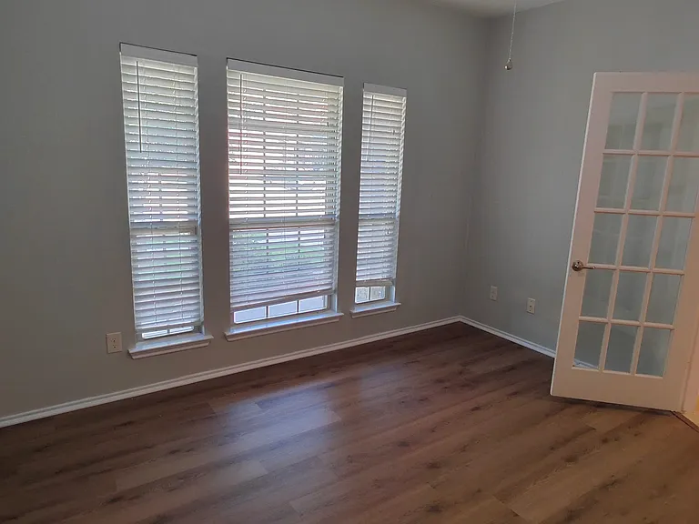 516 Rustic Oak Ln — Photo 6