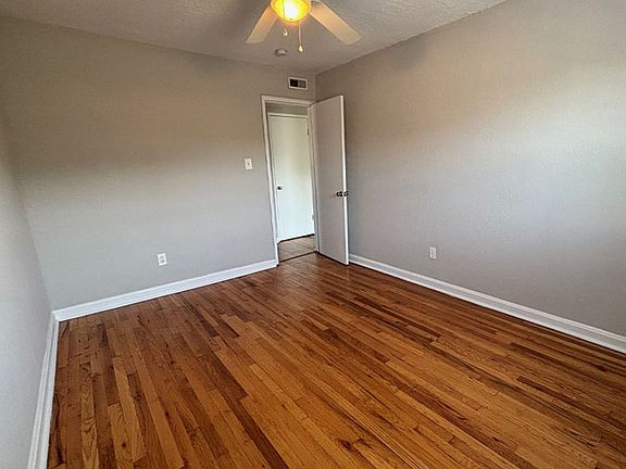 2nd image of 596 Lowell Ave APT 1