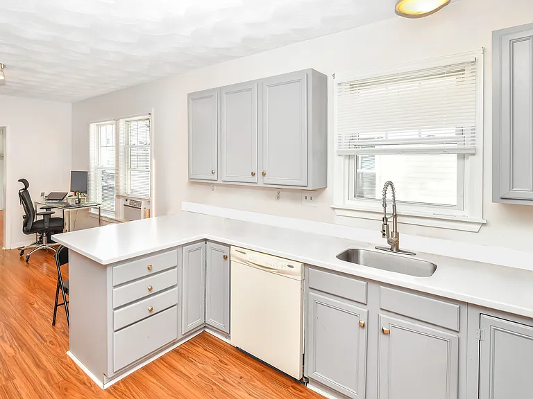 28 Radcliffe Ave #1 — Photo 12