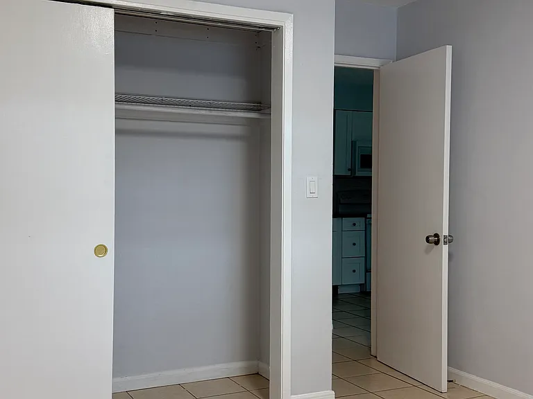 2100 SW 47th St #2 — Photo 12