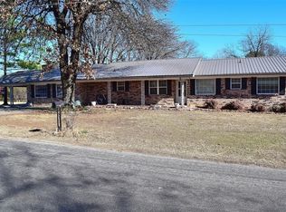 904 N Cedar St, Sallisaw, OK 74955