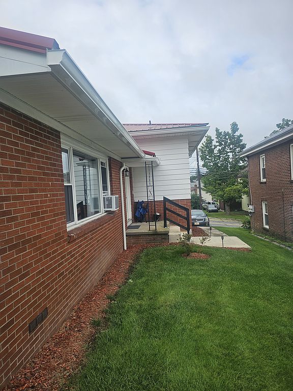 469 S Michael St - Property Image