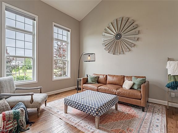 5th image of 2031 Meadowood Blvd