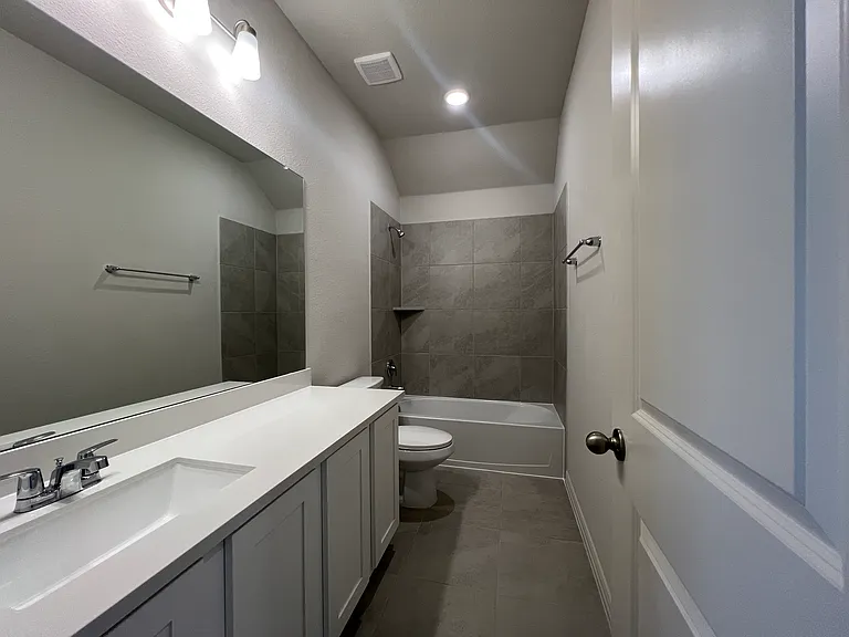 16108 Hidden Cove Dr — Photo 20