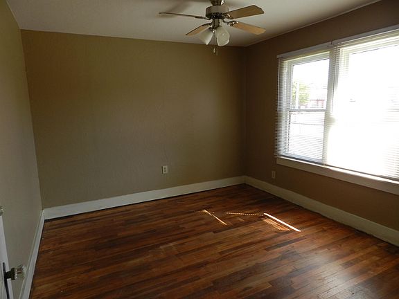 3rd image of 1503 NW Kingsbury Ave #1-WS