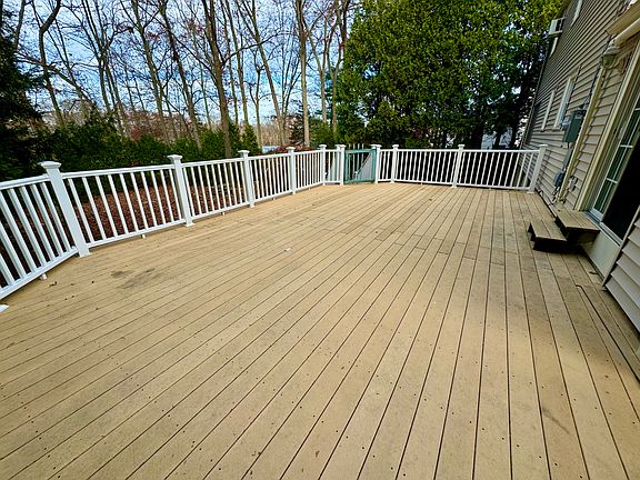 5th image of 65 Echo Dr