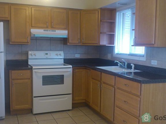 4th image of 404 N Villa Ave APT 2