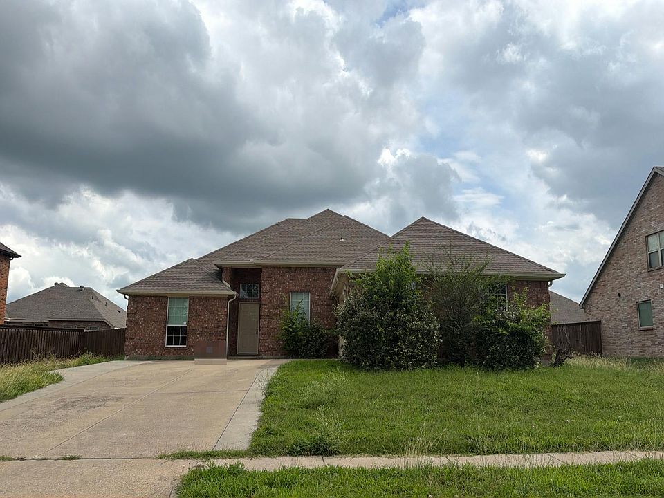 1st image of 102 Troy Ln