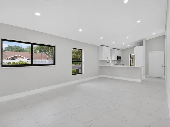 8067 Summerbreeze Ln, Boca Raton, FL 33496